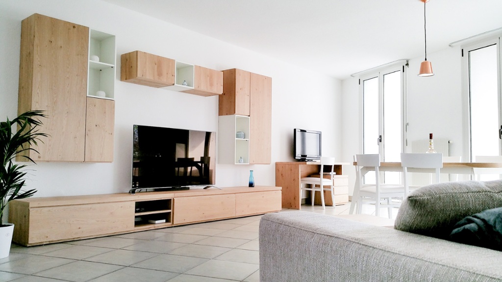 VOGLIA D'ESTATE - MOBILI IN ESSENZA ROVERE & BIANCO